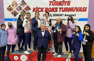 Kütahya Belediyespor Kulübü sporcularından bronz...