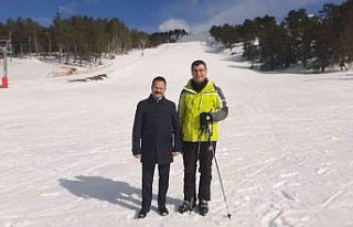 Kütahya Gençlik ve Spor İl Müdürü Tahir Emre...