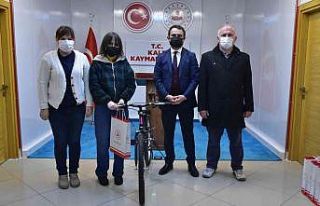 LGS’de derece alan öğrenciler ödüllendirildi