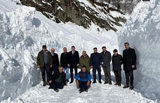 Macahel’de kar kalınlığı 3 metreyi buldu