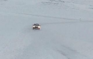 Mahsur kalan çalışanları ekipler kurtardı