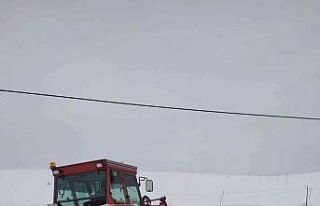 Mahsur kalan ekibi muhtar kurtardı