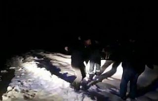 Mahsur kalanları kurtardılar, sevinçten böyle...