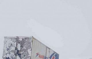 Malatya-Kayseri karayolunda kamyon ve tırlara kapatıldı