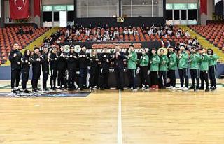 Mamak Belediye Başkanı Köse, tekvandocularla bir...