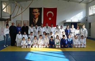 Manisalı görme engelli judocular Aydın’da madalya...