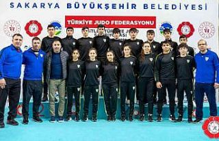 Manisalı judocular Sakarya’da madalyaları topladı