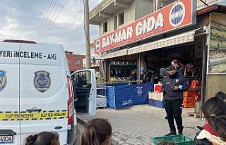 Marketten çıkarken düşen yaşlı adam hayatını...