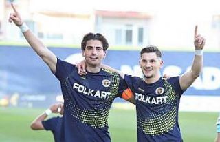 Menemenspor, iç sahada geçit vermiyor