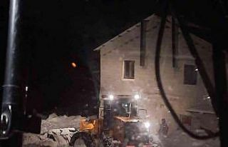 Mezitli Belediyesi, Şahin ailesini kar esaretinden...