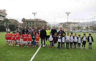 Minik futbolcular Marmaris’te