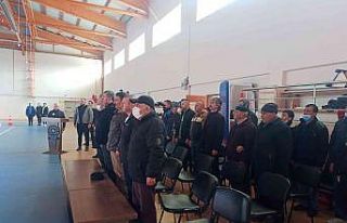 Minik güreşçiler kıran kırana güreşti