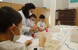 Minikler ebru sergisi açtı