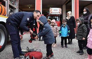 Minikler itfaiyeci oldu