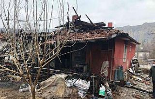 Misafir olarak gittiği evde çıkan yangında öldü