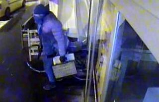 Motosiklet hırsızlıkları güvenlik kamerasında