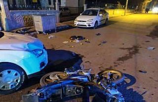 Motosiklet ile otomobil çarpıştı: 1 yaralı