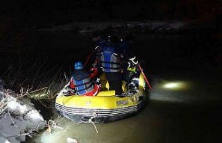 Muş’ta Karasu Nehri’ne düşen genç kızın...