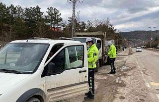 Nallıhan’da kış lastiği denetimi yapıldı