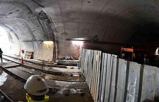 Narlıdere Metrosu’nun ray döşeme işlemlerinin...