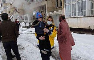 Niğde’de ev yangını; 8 kişi hastaneye kaldırıldı