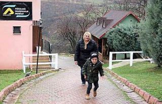 Oğlunun özgürce koşabilmesi için 2 bin 500 kilometre...