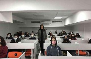 Öğrencilere, “Güçlü yönlerinizi, zayıf yönlerinizin...