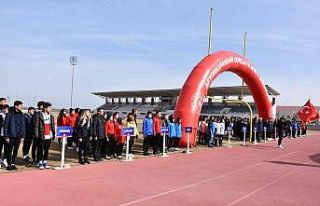 Okul Sporları Genç Erkek ve Genç Kız Futbol Yarı...