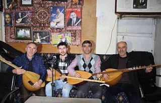 Oltulu Ozanlar onur anıtına saldırıya sazlarıyla...