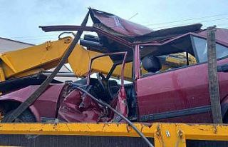 Otomobil dereye uçtu: 2 yaralı