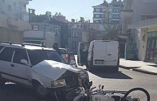 Otomobil ile motosiklet çarpıştı: 1 yaralı