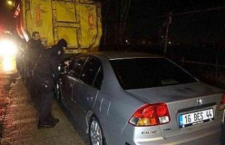 Otomobilde çakmak gazı bomba gibi patladı : 2 yaralı