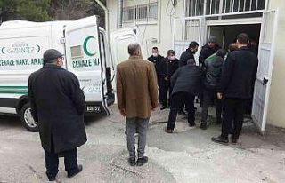 Otomobilin çarptığı 6 çocuk babası adam hayatını...
