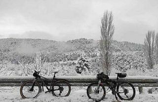 (Özel) Eksi 15 derecede bisikletle Uludağ’a tırmandılar