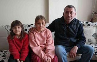 (ÖZEL) Kızlarına hem anne hem baba oldu