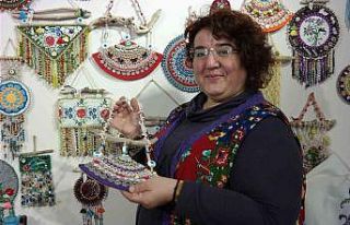 (ÖZEL) Sandık diplerinde kalmış oya ve kanaviçeler...