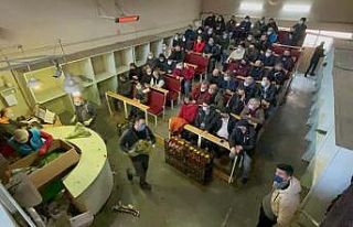 (ÖZEL) Sevgililer Günü öncesi mezatta kıyasıya...