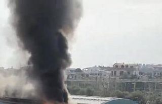 Pazarda korkutan yangın