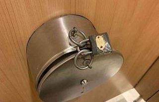 Peçete hırsızlarına karşı asma kilitli önlem