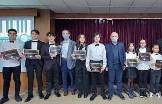 Piyano resitali sundular