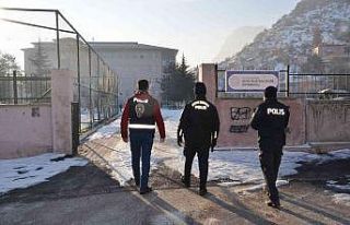 Polis ekiplerinden çocuk ve gençlerin korunmasına...