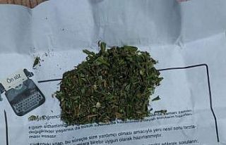 Polis şüphelendiği şahsın üstünde esrar ele...
