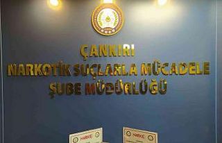 Polisin durdurduğu şahsın üzerinden uyuşturucu...