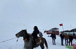 Pursaklar’n Gençleri Kayak Şenliği’nde
