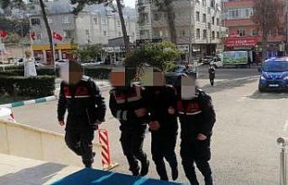 Resmi belgede sahtecilik suçundan gözaltına alınan...