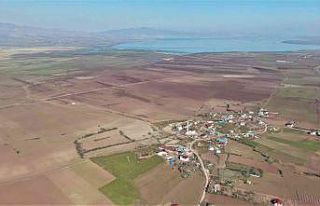 Risk alarak baraj sahasını eken çiftçileri ’Yağış’...