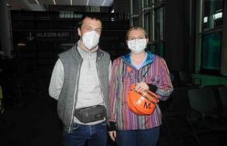 Rus ve Ukraynalı yolcuların İstanbul Havalimanı’nda...