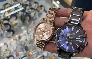 Saatçilerde Sevgililer Günü hareketliliği başladı