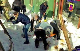 Saklıkent’teki çatı çöktü: 8 yaralı