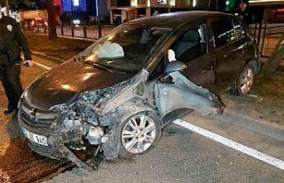 Samsun’da ağaca çarpan otomobilin sürücüsü...